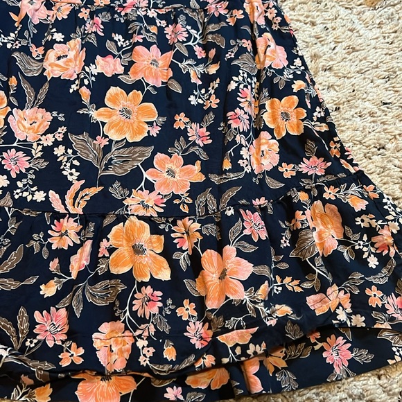 Old Navy Girls Floral Dress. Size Medium (8) - Picture 7 of 11